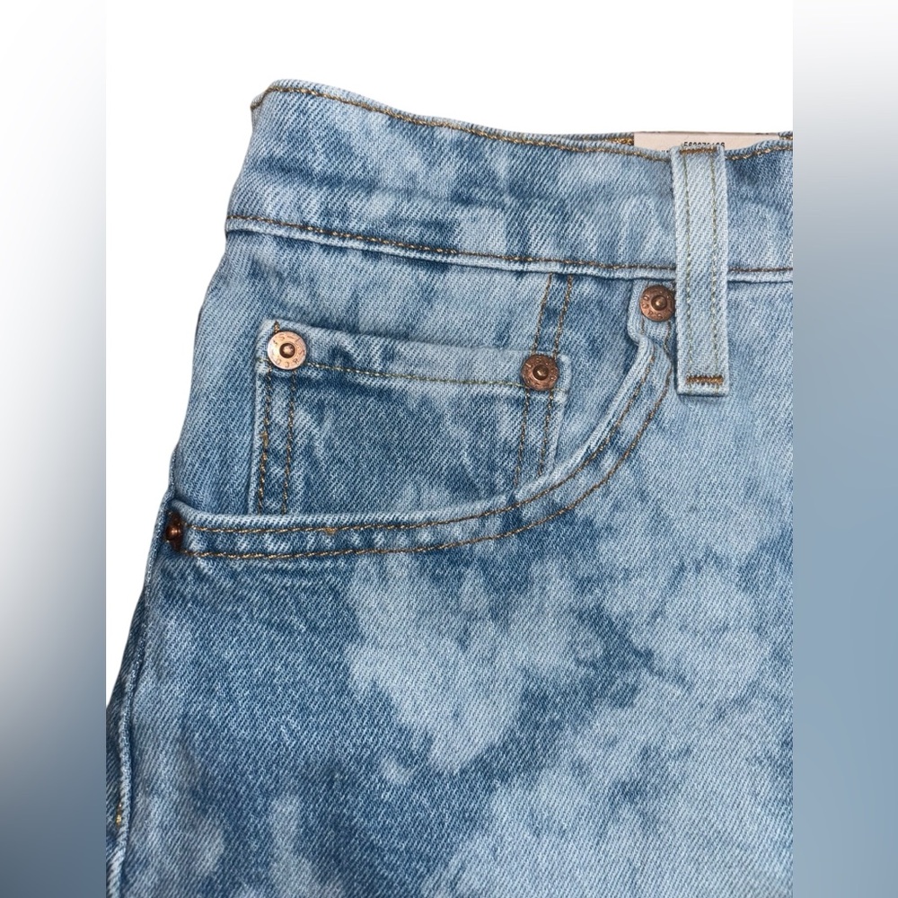 NWT Levi's High Rise 501 Shorts - Picture 5 of 8
